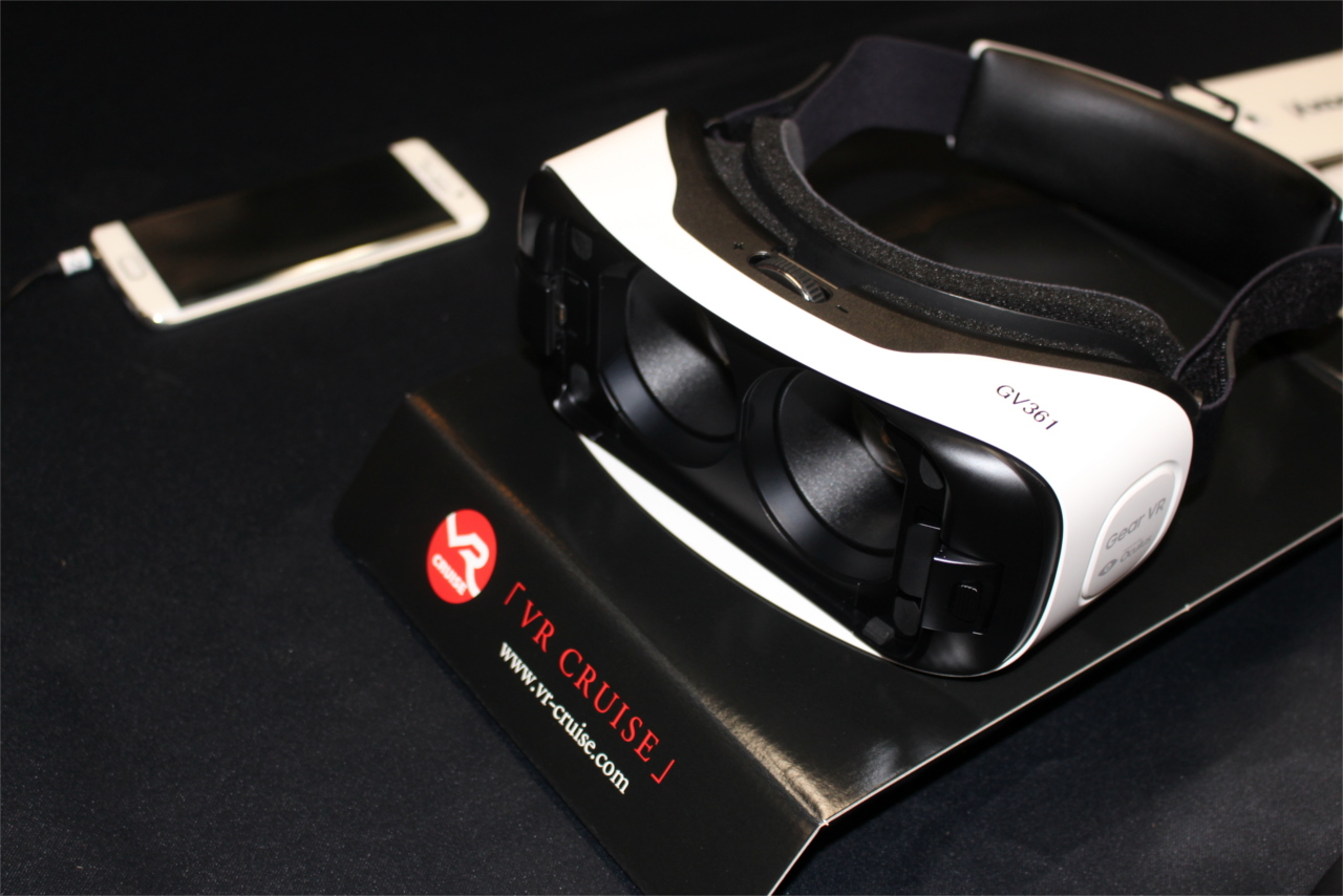 「VR THEATER」が4月7日より実施開始！ ネットカフェでバーチャルリアリティ映像を体験できるサービス